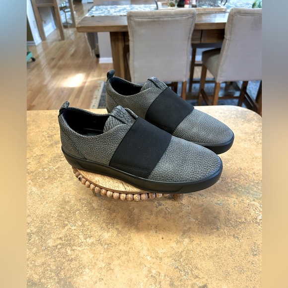 ECCO Soft 8 Band Slip-On Gray Leather Sneakers - Picture 1 of 6